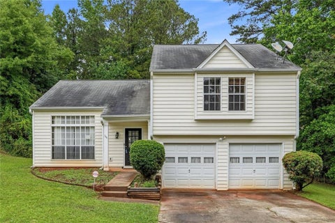 Homes For Sale - 734 Carriage Court<br/> Lawrenceville, GA 30044