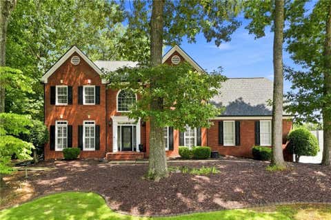 Homes For Sale - 5000 Fairhaven Way<br/> Roswell, GA 30075