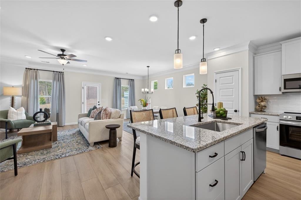 134 Alameda Street 102