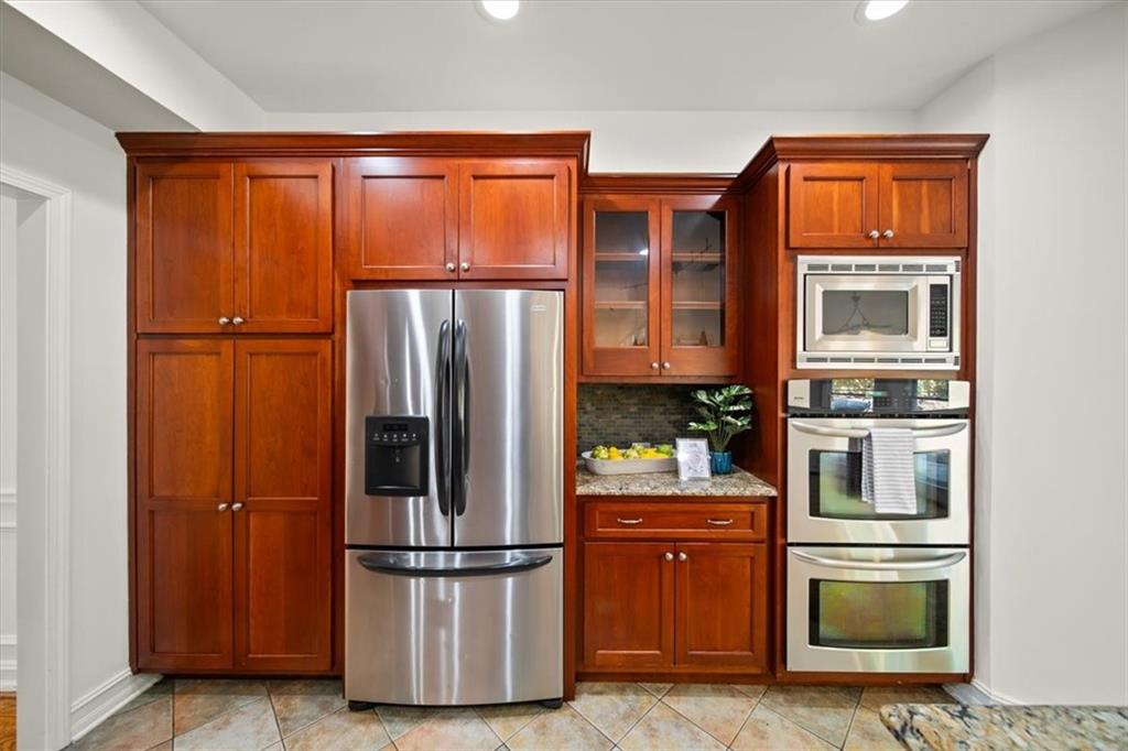 1560 Oak Park Cove