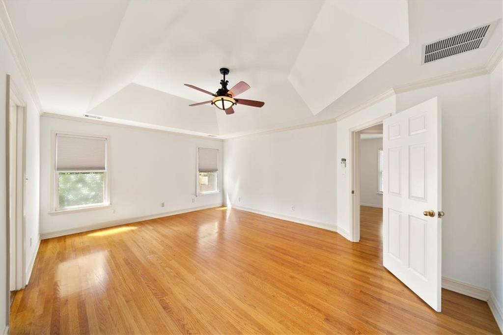 1560 Oak Park Cove