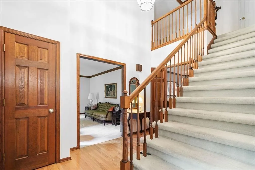 Roswell, Georgia 30075, United States, 5 Bedrooms Bedrooms, ,4 BathroomsBathrooms,Residential,Active,162045