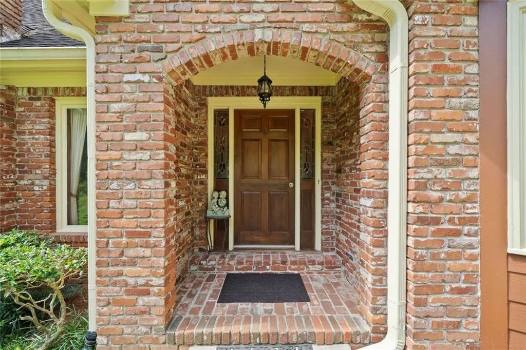 Roswell, Georgia 30075, United States, 5 Bedrooms Bedrooms, ,4 BathroomsBathrooms,Residential,Active,162045