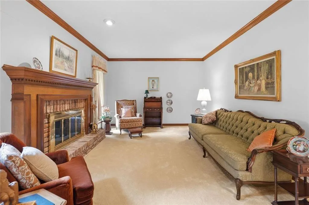 Roswell, Georgia 30075, United States, 5 Bedrooms Bedrooms, ,4 BathroomsBathrooms,Residential,Active,162045