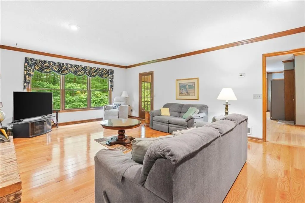 Roswell, Georgia 30075, United States, 5 Bedrooms Bedrooms, ,4 BathroomsBathrooms,Residential,Active,162045