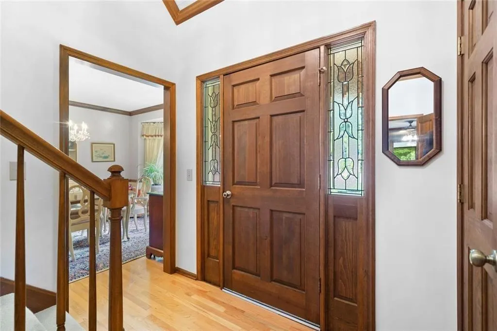 Roswell, Georgia 30075, United States, 5 Bedrooms Bedrooms, ,4 BathroomsBathrooms,Residential,Active,162045