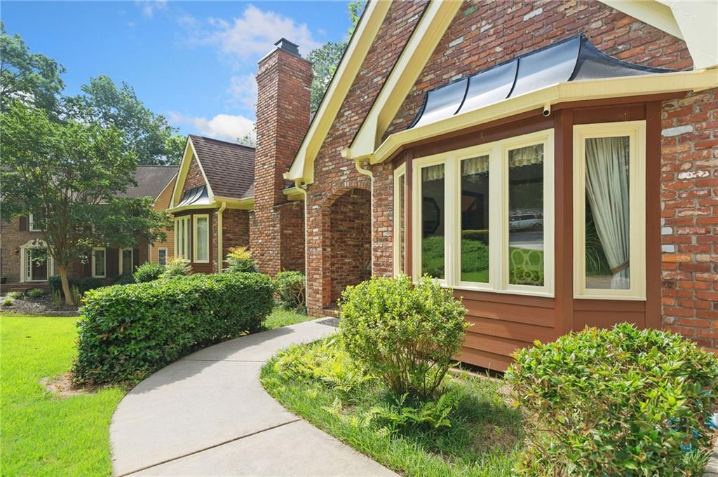 3436 Laurelwood Court NE