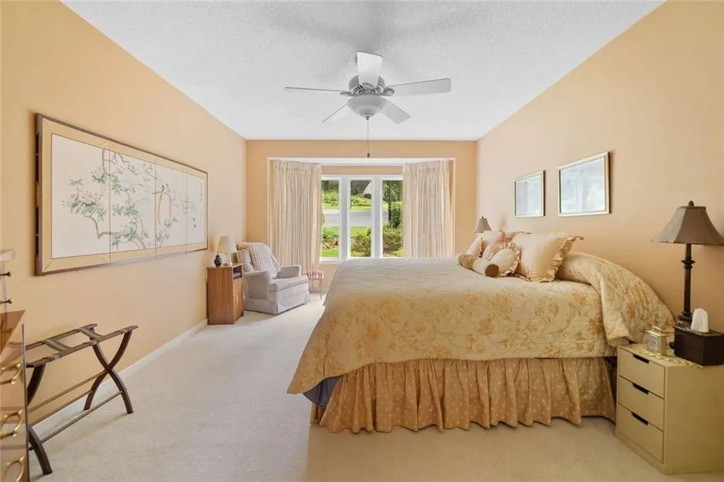 Roswell, Georgia 30075, United States, 5 Bedrooms Bedrooms, ,4 BathroomsBathrooms,Residential,Active,162045