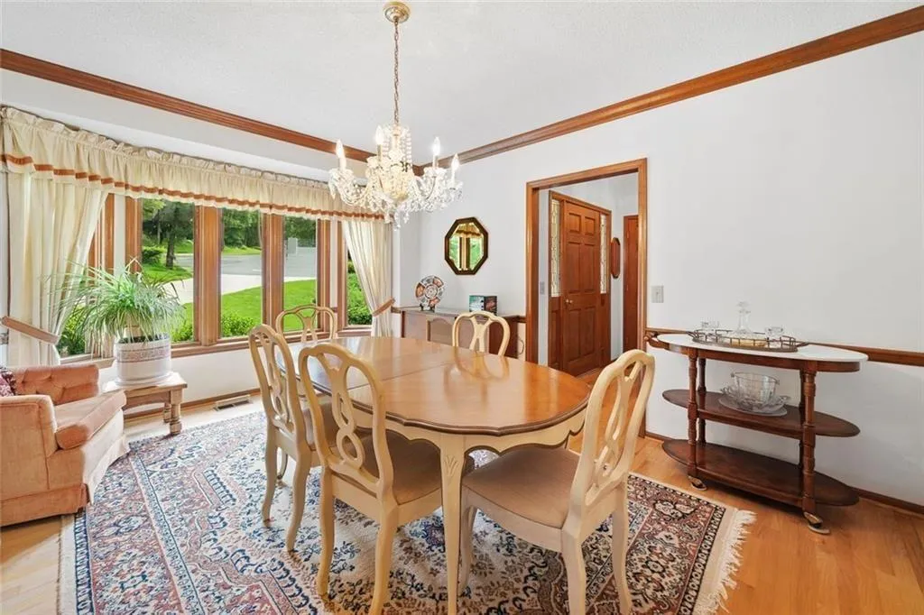 Roswell, Georgia 30075, United States, 5 Bedrooms Bedrooms, ,4 BathroomsBathrooms,Residential,Active,162045