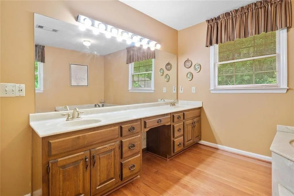 Roswell, Georgia 30075, United States, 5 Bedrooms Bedrooms, ,4 BathroomsBathrooms,Residential,Active,162045