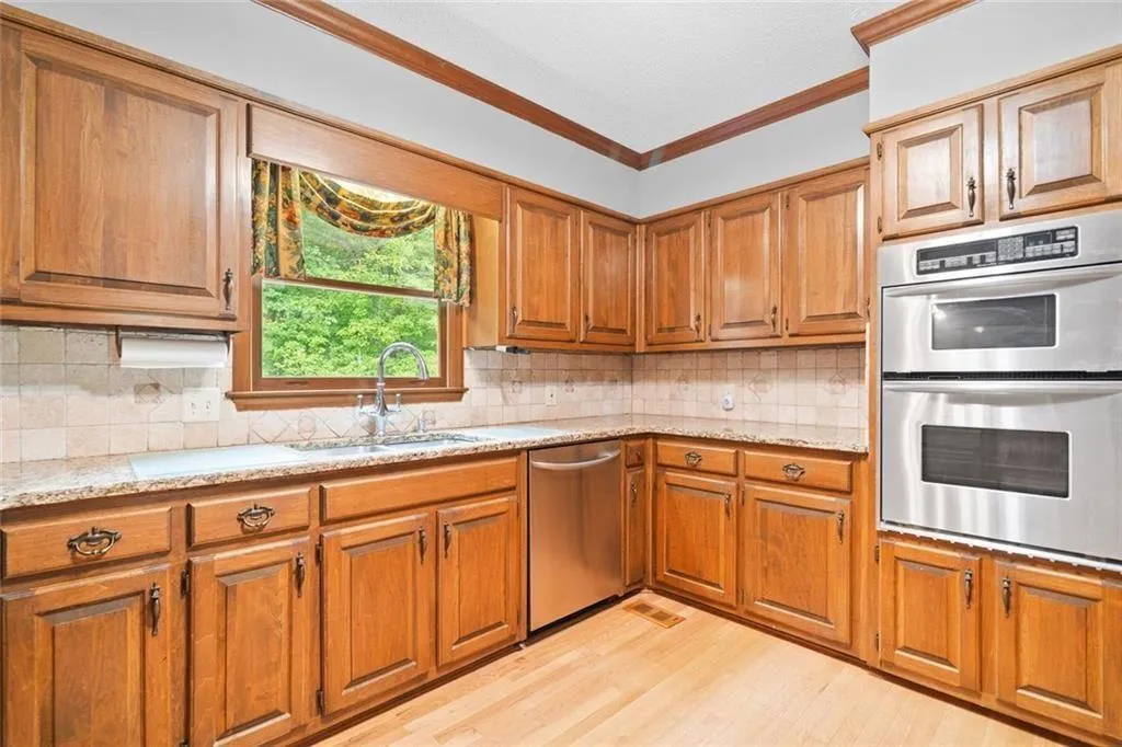 Roswell, Georgia 30075, United States, 5 Bedrooms Bedrooms, ,4 BathroomsBathrooms,Residential,Active,162045