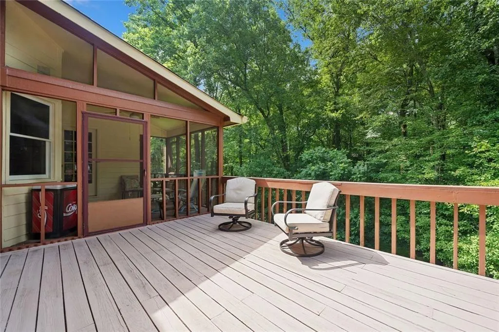 Roswell, Georgia 30075, United States, 5 Bedrooms Bedrooms, ,4 BathroomsBathrooms,Residential,Active,162045