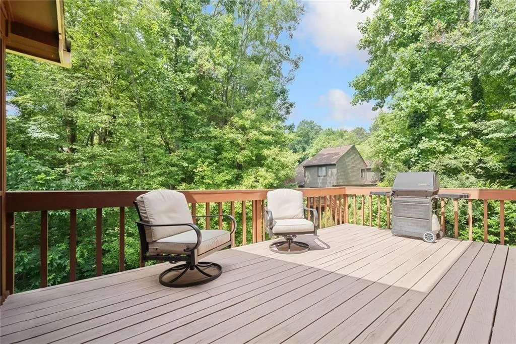 Roswell, Georgia 30075, United States, 5 Bedrooms Bedrooms, ,4 BathroomsBathrooms,Residential,Active,162045