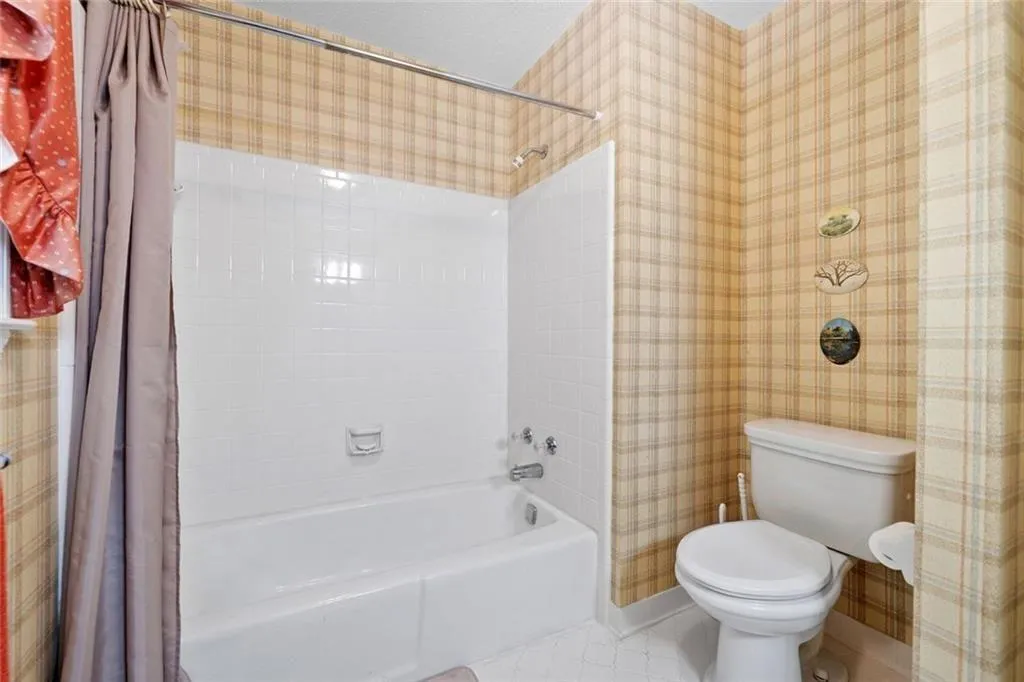 Roswell, Georgia 30075, United States, 5 Bedrooms Bedrooms, ,4 BathroomsBathrooms,Residential,Active,162045