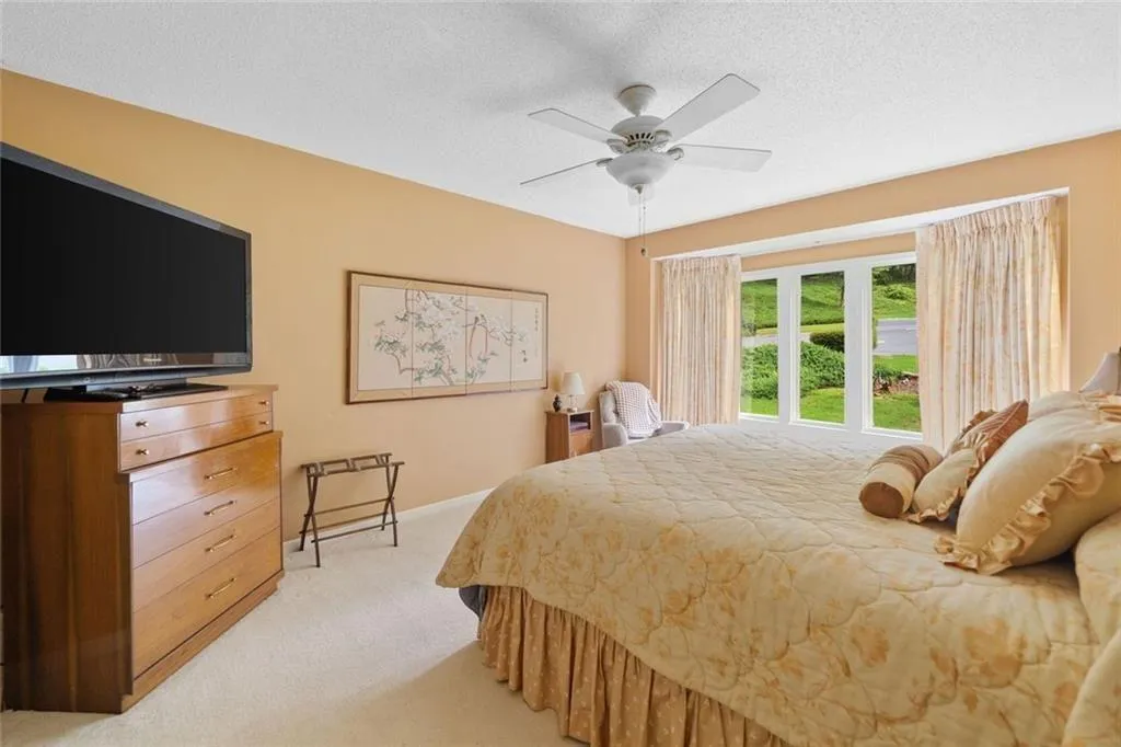 Roswell, Georgia 30075, United States, 5 Bedrooms Bedrooms, ,4 BathroomsBathrooms,Residential,Active,162045