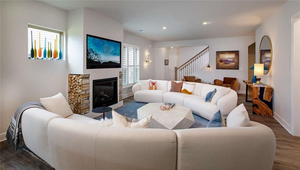 5687 Villa Crest Drive