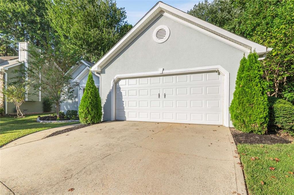 1007 Chateau Lane SE