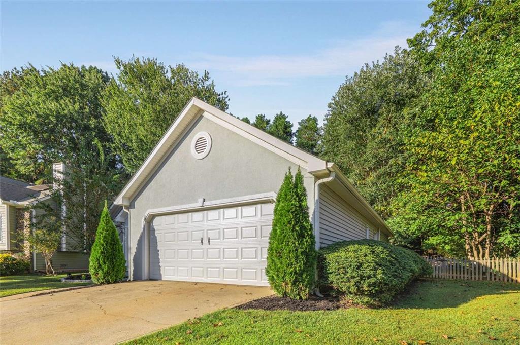 1007 Chateau Lane SE