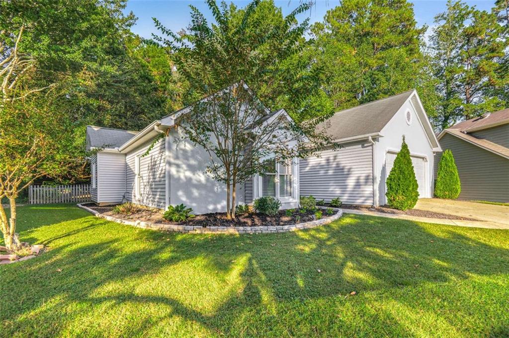 1007 Chateau Lane SE