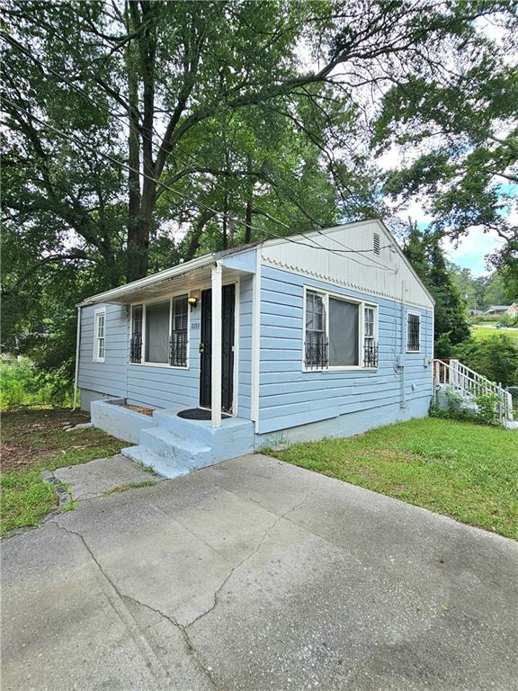 One story home for under $100,000! This is a fixer upper. Great starter on investment opportunity! Best deal in southwest Atlanta! Being sold in as condition only! Cash Offers only! No blind offers! Home is located minutes to Greenbriar Mall, Camp Creek Marketplace, the airport, and major highways.