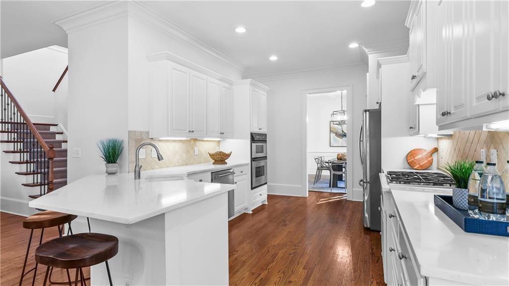 1048 Standard Drive NE