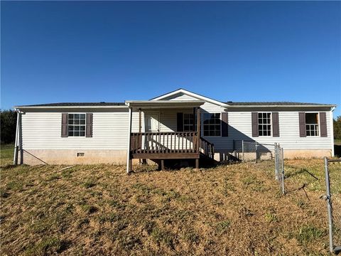 A home in Murrayville