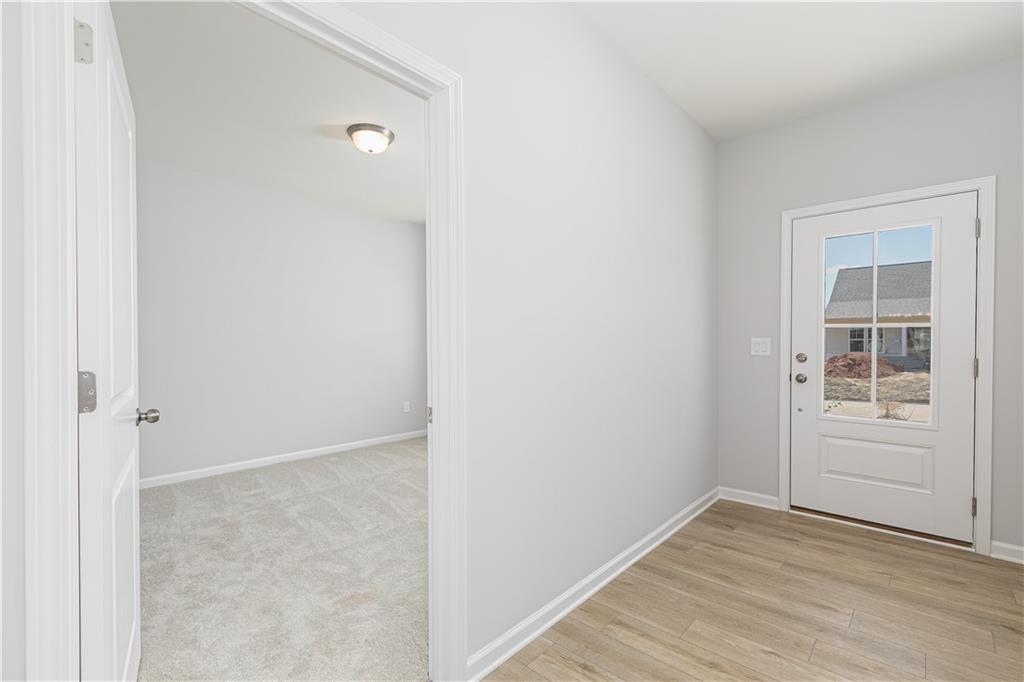 326 Cavalier Lane SE