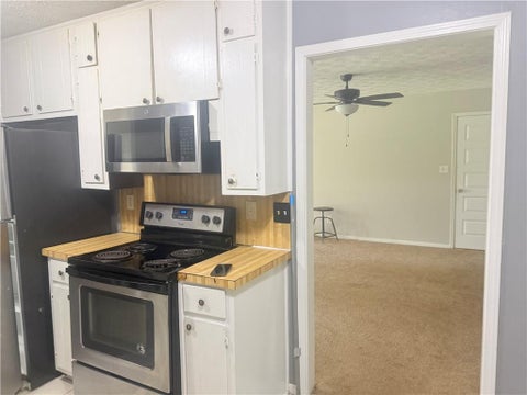 Homes For Sale - 976 Bernice Court<br/> Lawrenceville, GA 30045