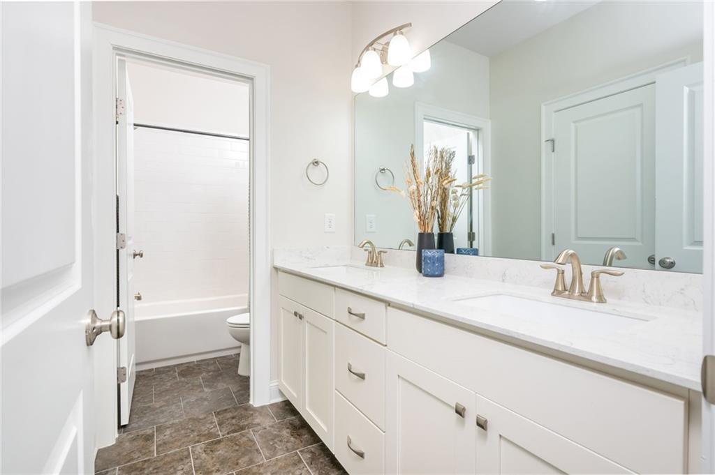 2024 Towneship Trail, Roswell, Georgia image 41