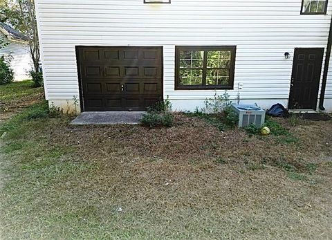 A home in Powder Springs