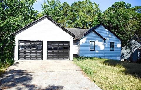 A home in Powder Springs