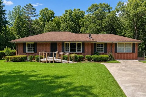 Photo of 2095 Lilac Lane, Decatur, GA 30032 (MLS # 7798778)