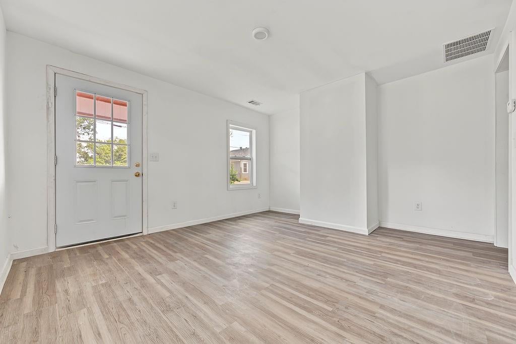 7 Heard Street NE
