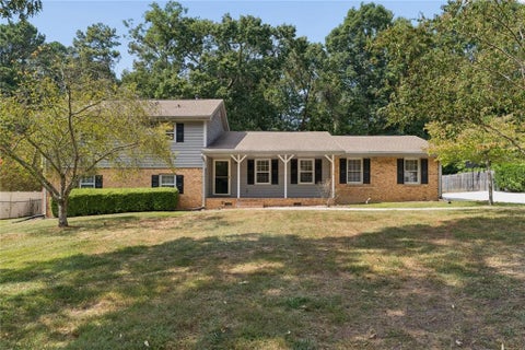 Homes For Sale - 2119 Eastwood Drive<br/> Snellville, GA 30078