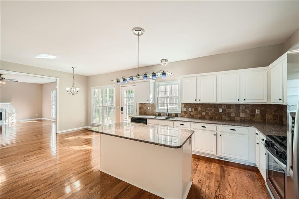 6384 S Creek Court, Flowery Branch, Georgia image 9