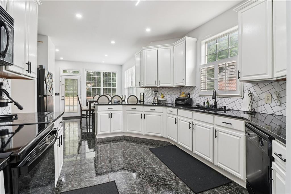 3223 Thornecreek Drive