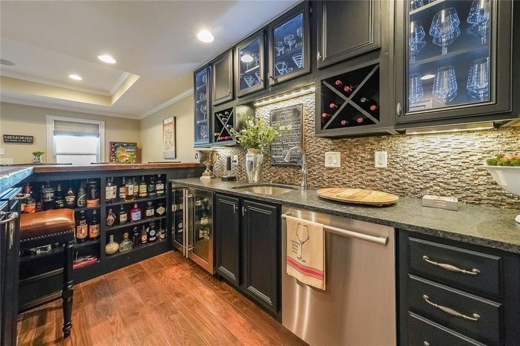 285 Peninsula Circle