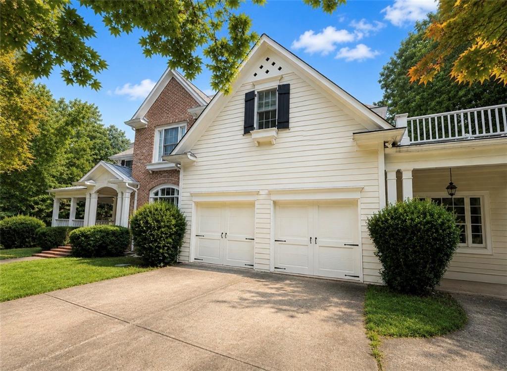 3235 Bentwood Close