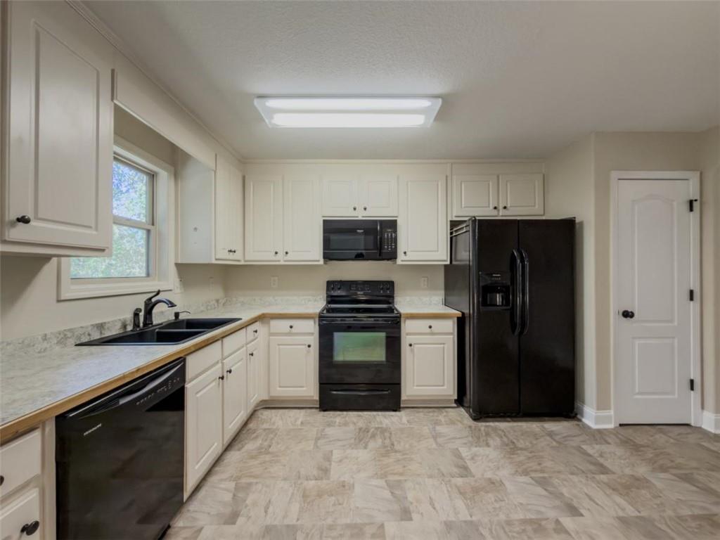 216 Falling Leaf Lane