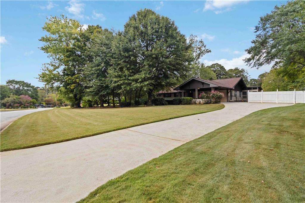 1722 Camelot Circle