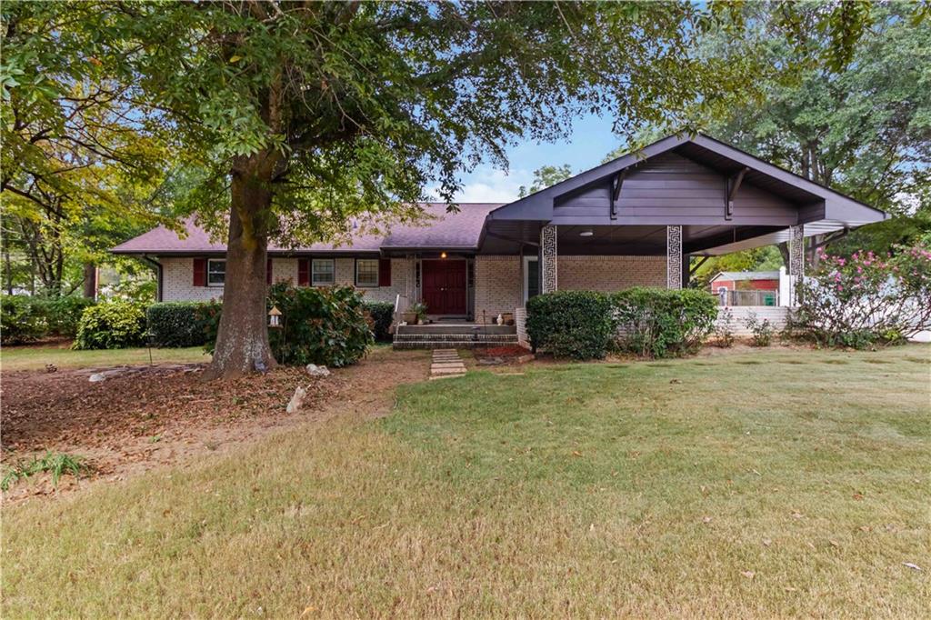 1722 Camelot Circle