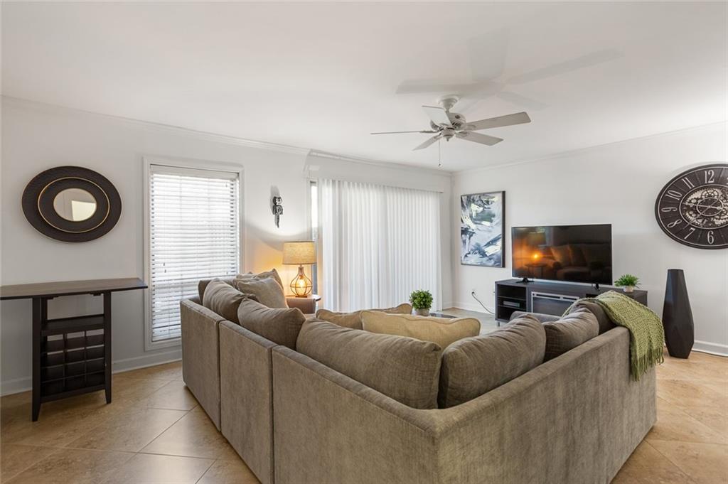 6851 Roswell Road H28