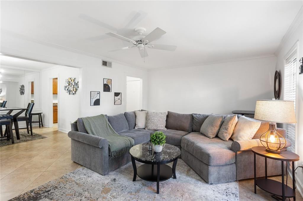 6851 Roswell Road H28
