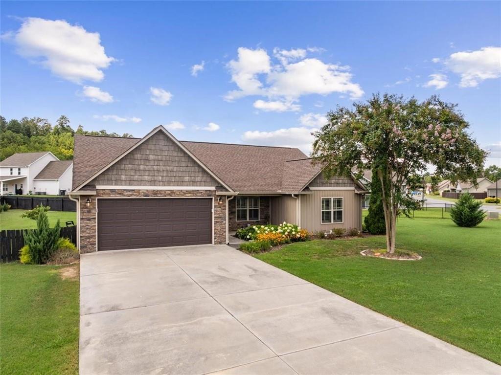 222 Gilmore Circle SW
