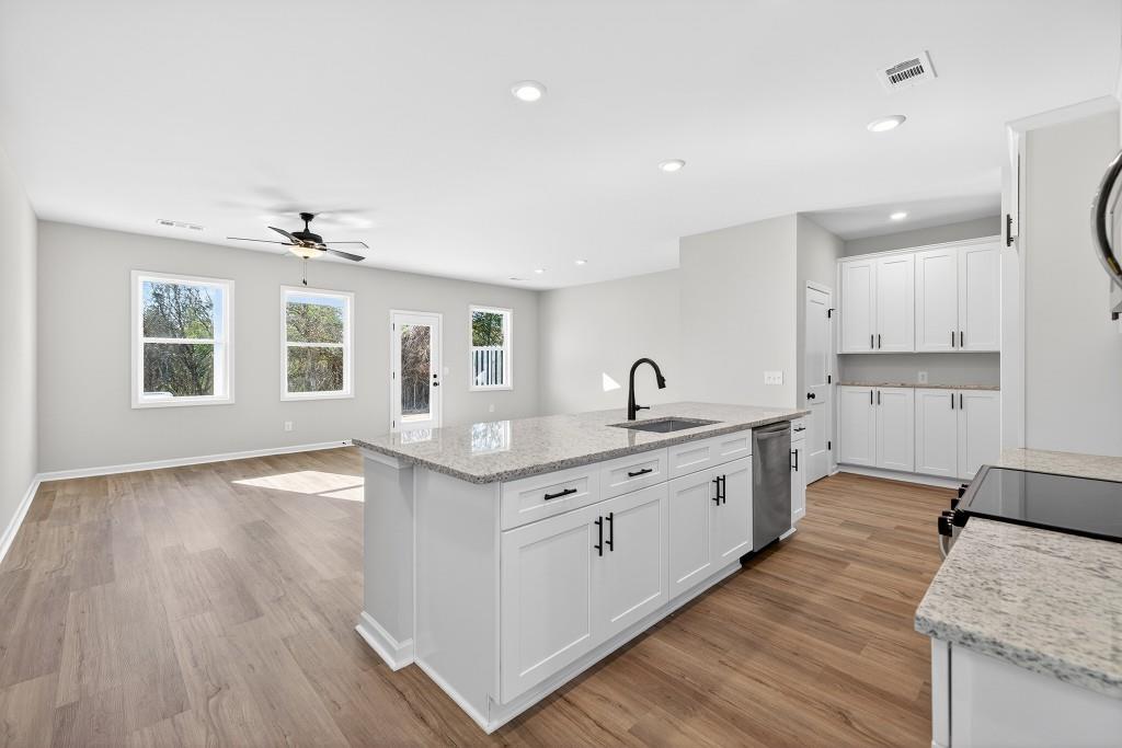 562 Madison Street 100