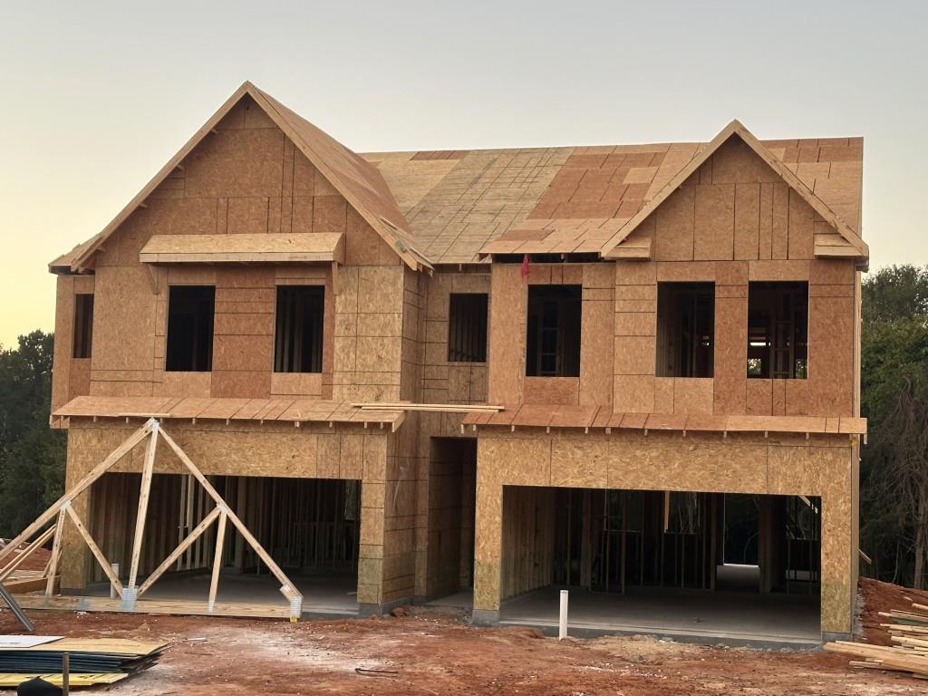 562 Madison Street 100