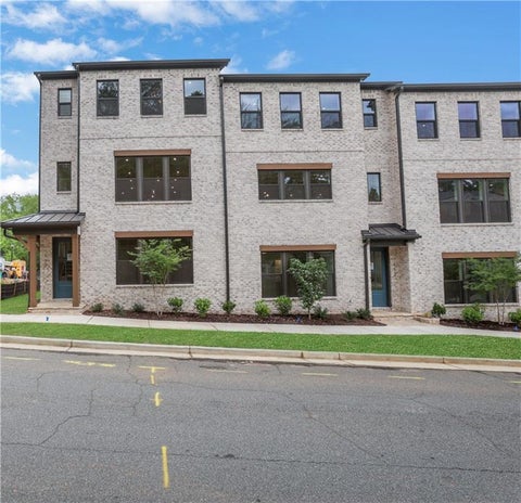 Townhouse For Sale - 110 Bridgecrest Road<br/> Roswell, GA 30075