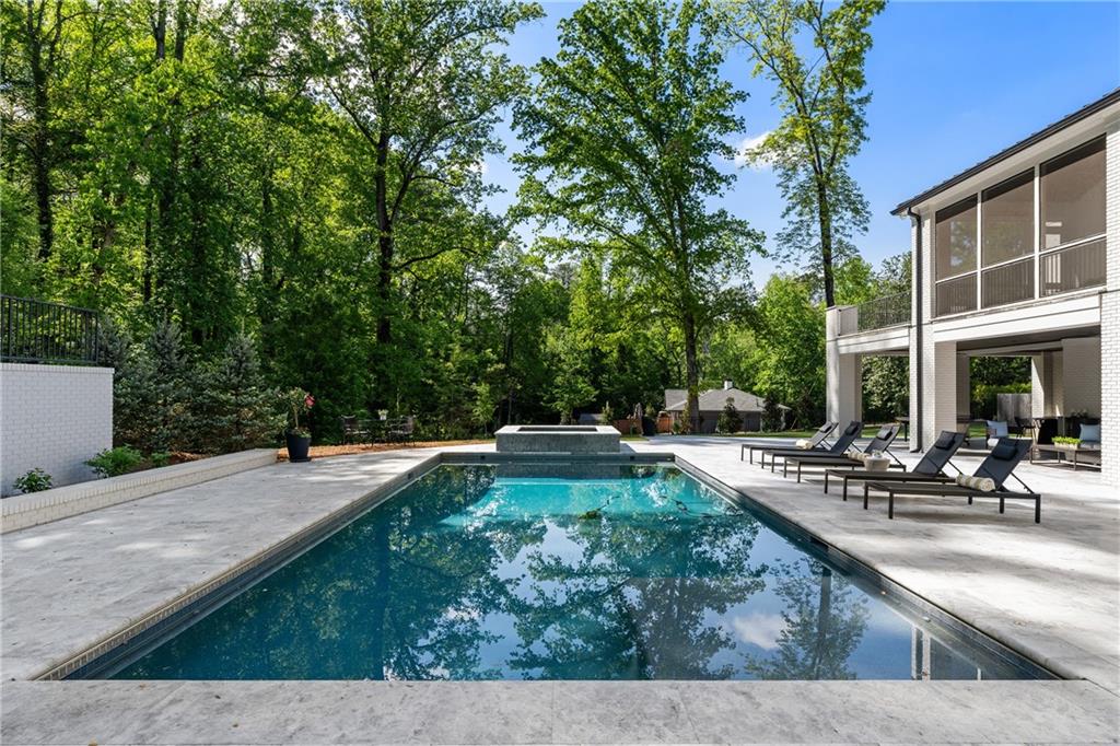 5260 Long Island Drive NW