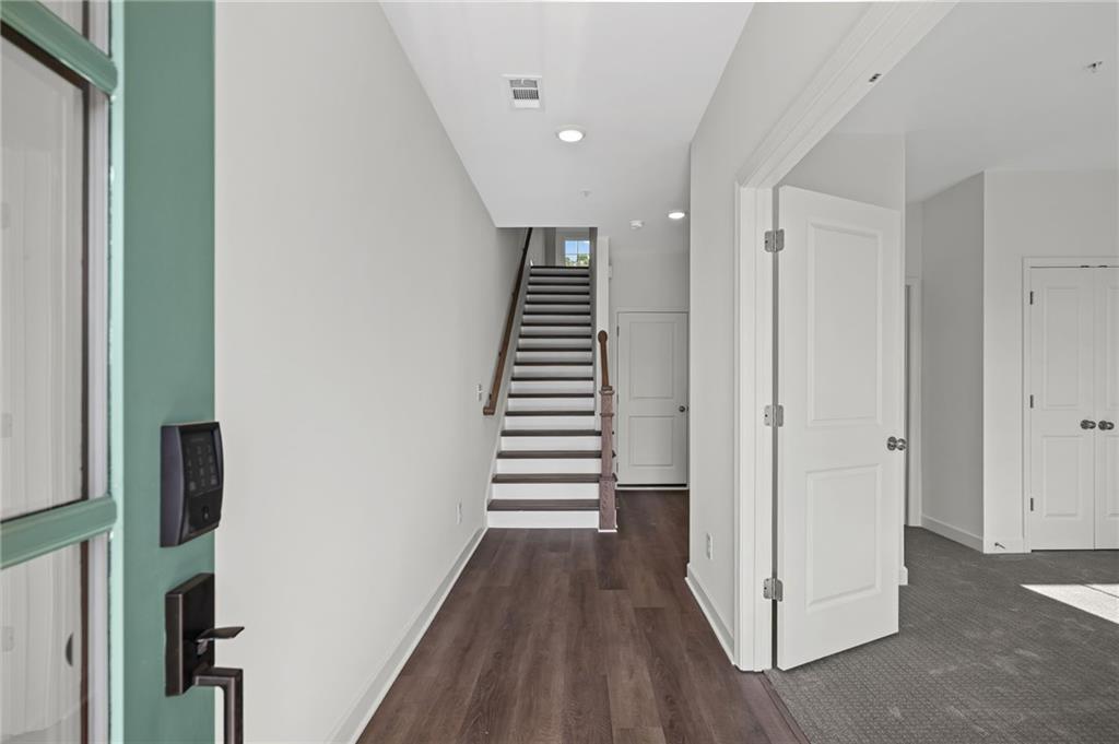 212 Village Overlook J4