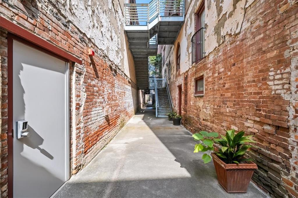 330 Peters Street SW 105